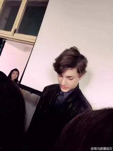 刘恋最新爆料微博,揭秘娱乐圈不为人知的幕后故事  第1张